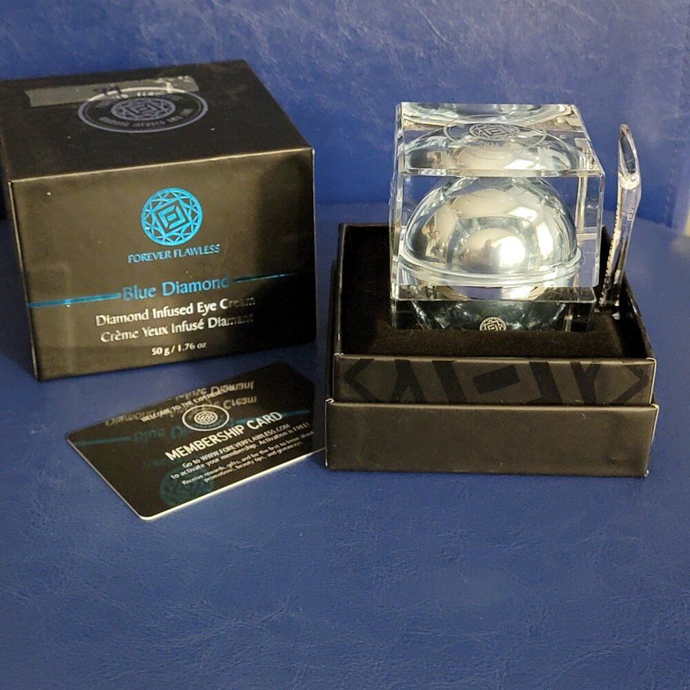 Forever Flawless Blue Diamond Eye Cream - Picture 3 of 11